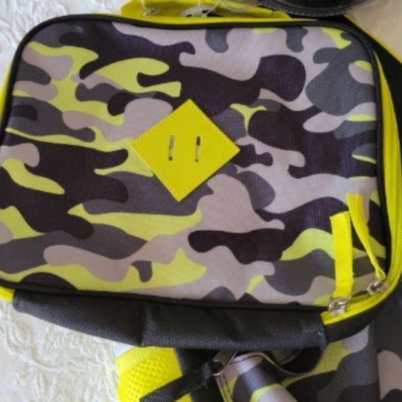 L2D 16" Backpack with Lunch Bag & Headphones - Picture 7 of 7